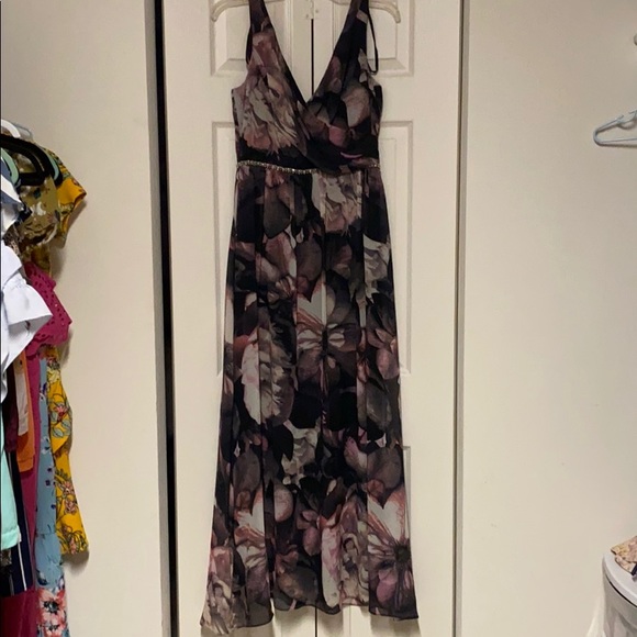 SLNY Dresses & Skirts - Black maxi dress SLNY Dresses & Skirts - Black maxi dress